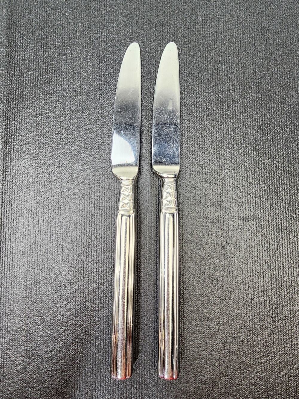 Lot of 2 Pfaltzgraff Stainless Flatware "Crossroads" Table Knives 9"